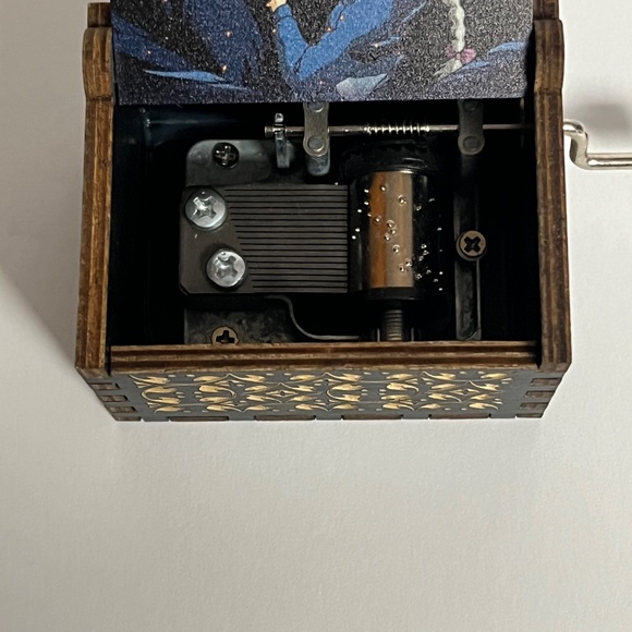 Howls Moving Castle Sophie Hand Crank Wooden Music Box Anime Musical Howl - Picture 3 of 11